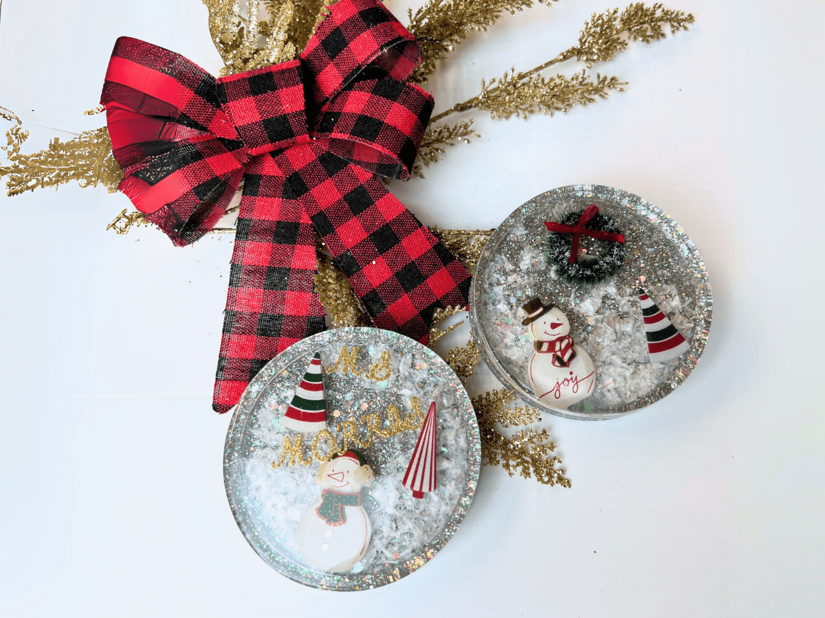 Creative Holiday gift Idea to sell and market snow globe christmas resin coasters